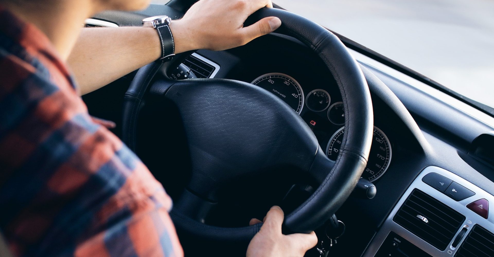 Fisco diz que custo por quilómetro já inclui portagens e parque – Jornal de Negócios